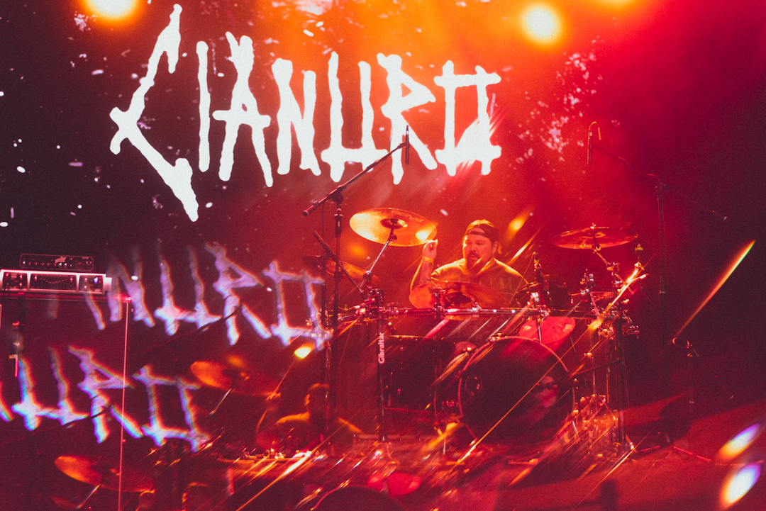 Criminal - 30 años de "Victimized"